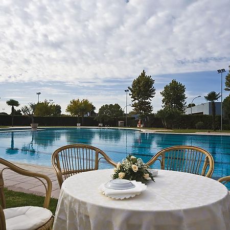 Aris Garden Hotel Casal Palocco Exteriör bild