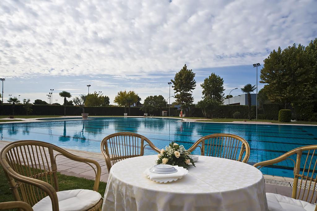Aris Garden Hotel Casal Palocco Exteriör bild