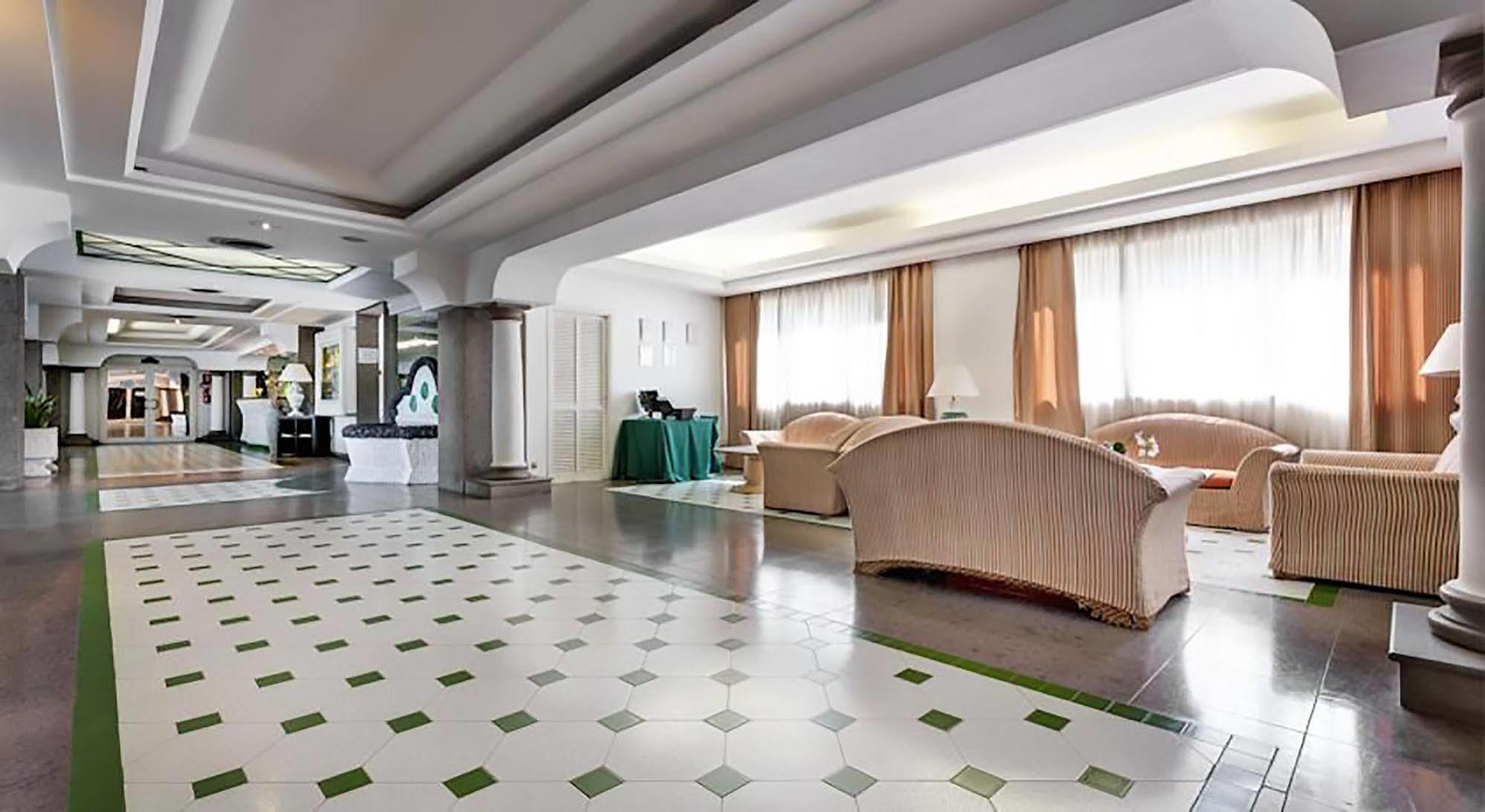 Aris Garden Hotel Casal Palocco Exteriör bild