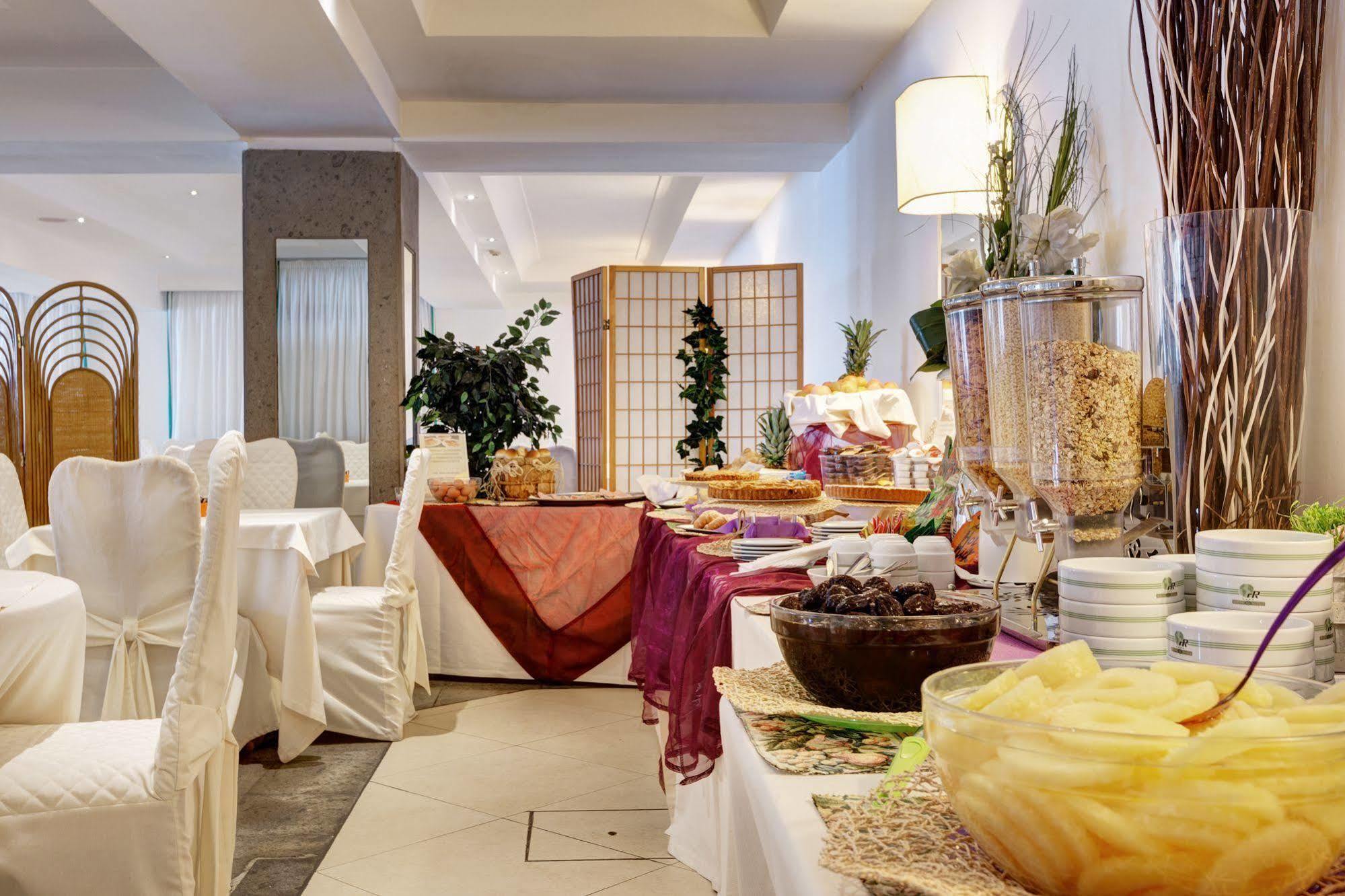 Aris Garden Hotel Casal Palocco Exteriör bild