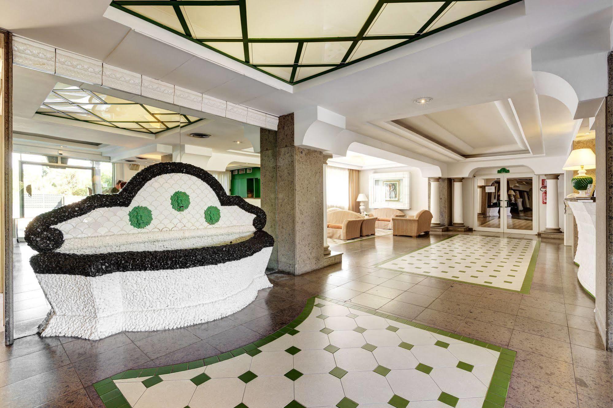 Aris Garden Hotel Casal Palocco Exteriör bild